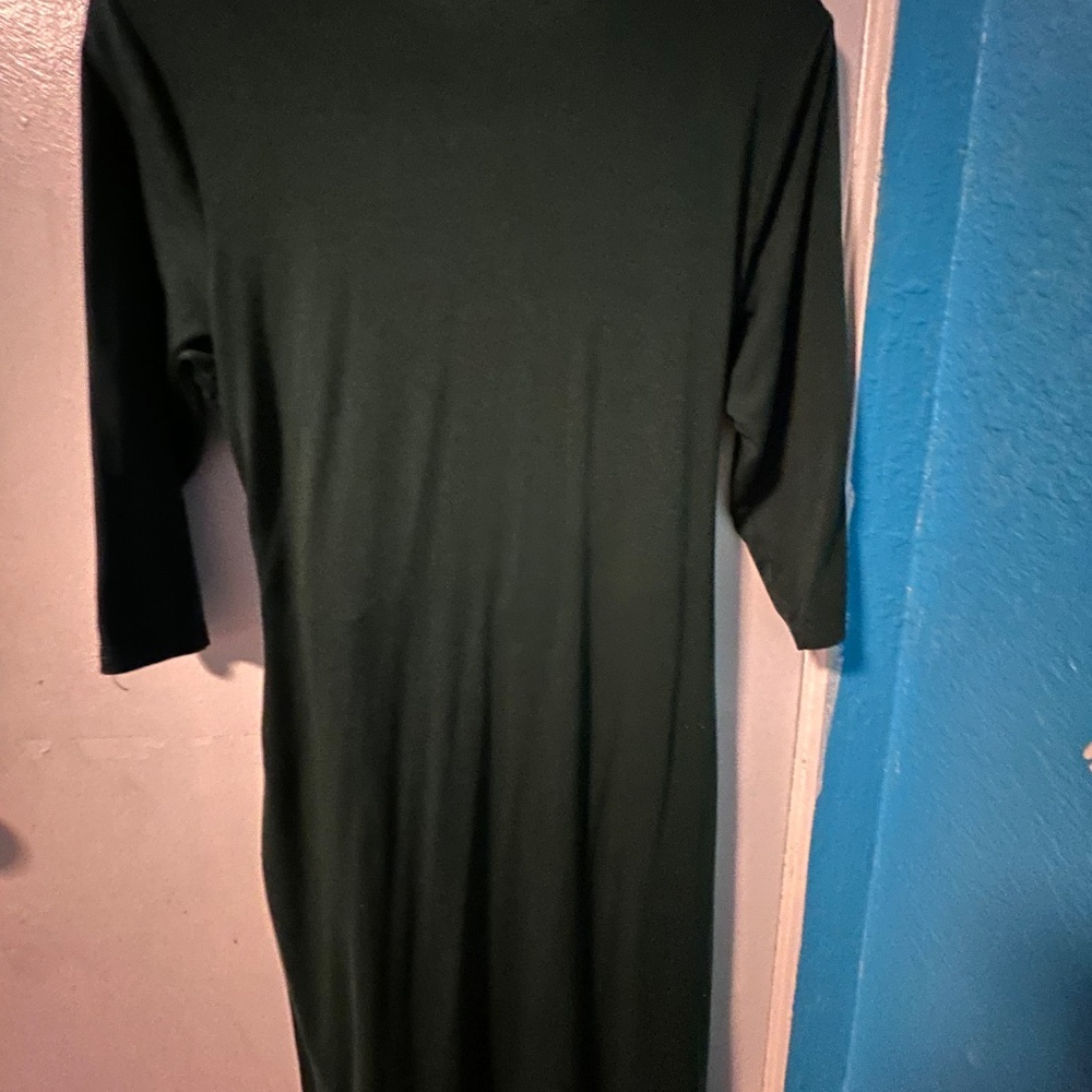 Classic Knee-Length V-Neck Midi Dress - Picture 2 of 2